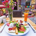 Kuzen (adults Only) 3*