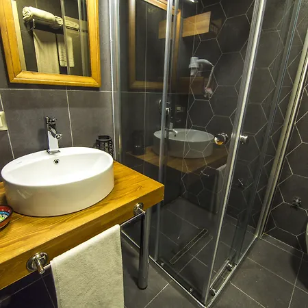 Hotel Kuzen (adults Only)