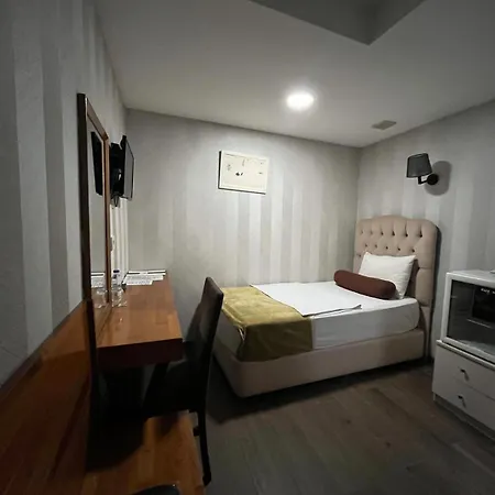 Kuzen (adults Only) 3*