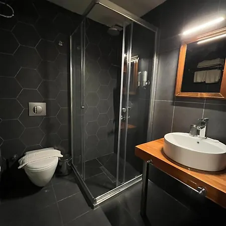 Kuzen (adults Only) 3* Стамбул