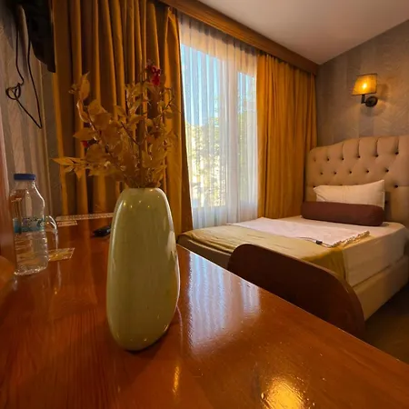 Kuzen (adults Only) 3*