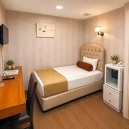 Kuzen (adults Only) Szálloda 3*
