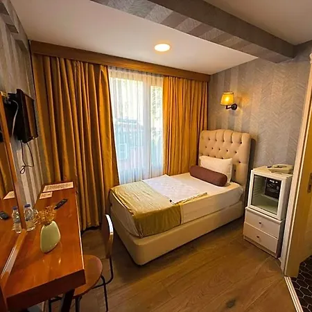 Kuzen (adults Only) 3*