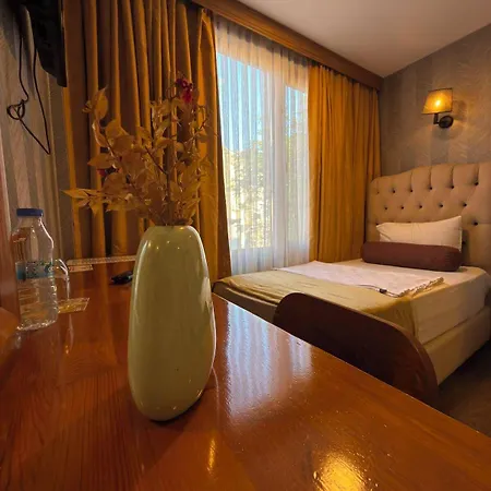 Kuzen (adults Only) 3*