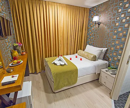 Kuzen Hotel 3*