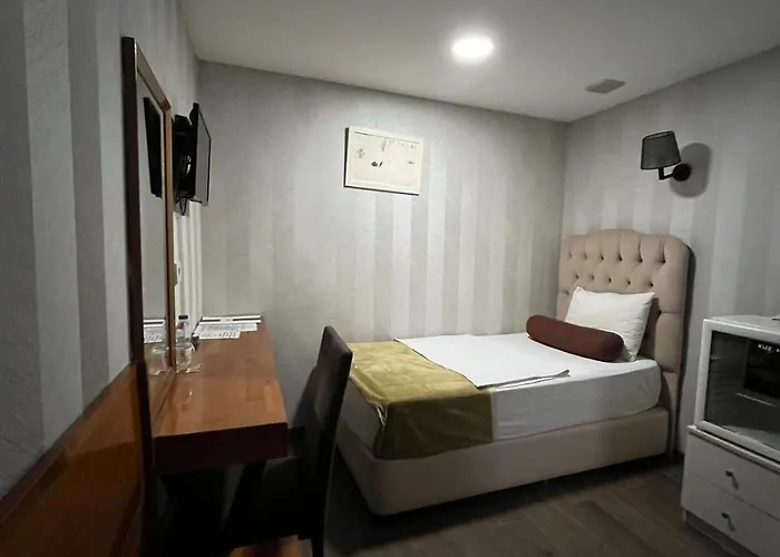 Kuzen (adults Only) 3*