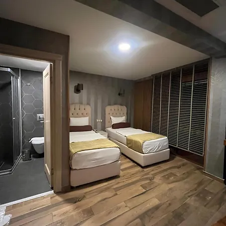 Kuzen (adults Only) 3*