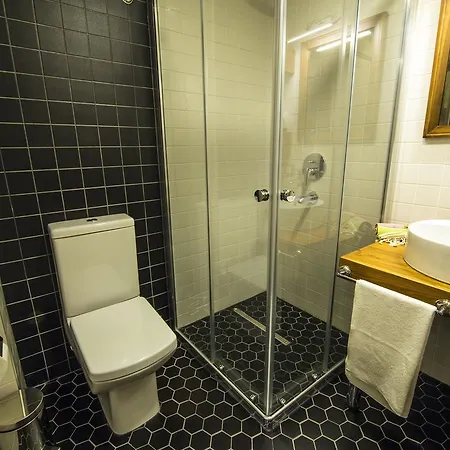 Kuzen (adults Only) 3*